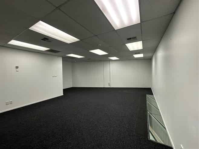 City Fringe Gem: Warehouse, Office & Parking