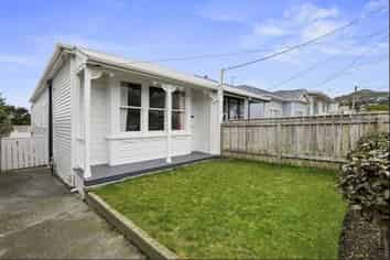 23 Trent Street, Island Bay