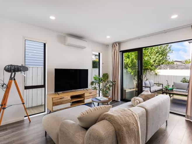 25 Kokowai Parade, Hobsonville