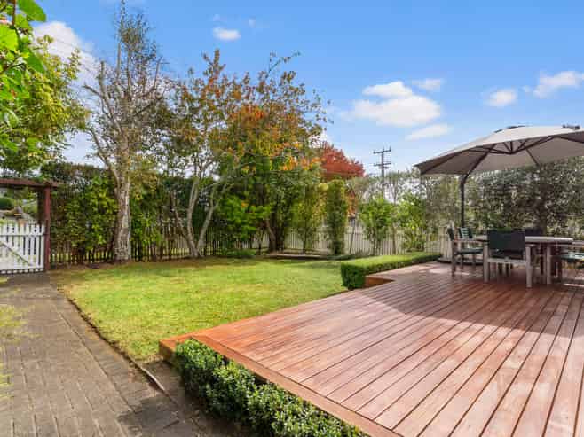 6 Aliford Avenue, One Tree Hill