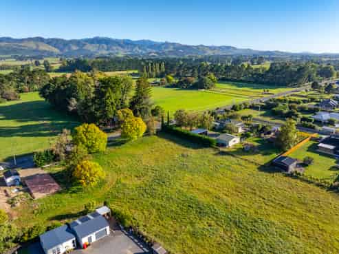 The Elms - Costley Street West, Carterton