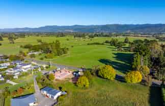 Elms - Costley Street West, Carterton