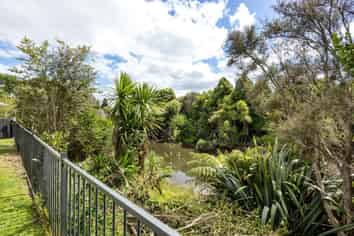 6 Westbury Mews, Huntington