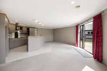 6 Westbury Mews, Huntington