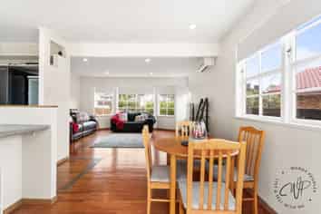 22 Allington Road, Massey