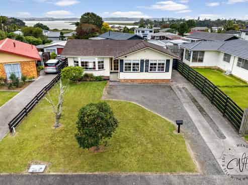 22 Allington Road, Massey