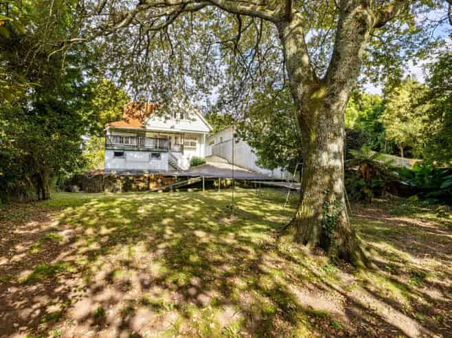 128 River Road, Hamilton East