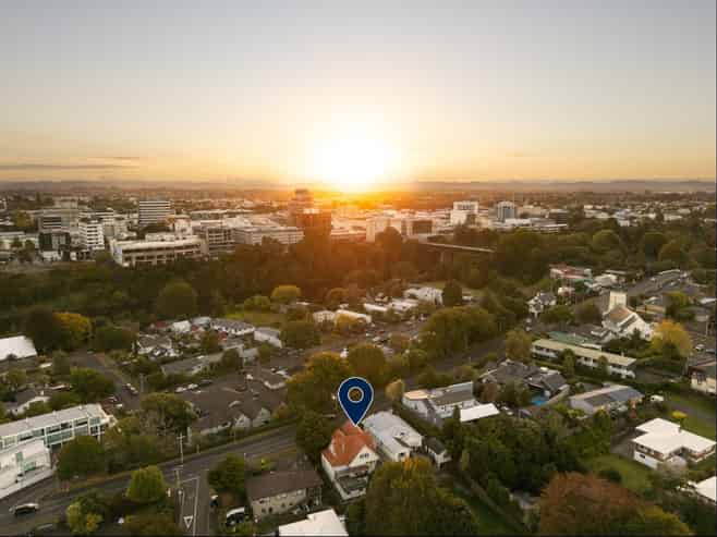 128 River Road, Hamilton East