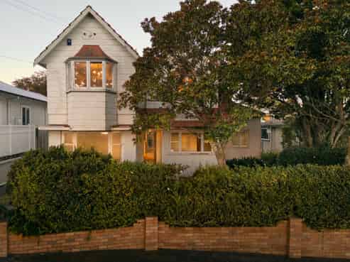 128 River Road, Hamilton East