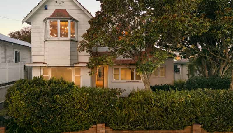 128 River Road, Hamilton East