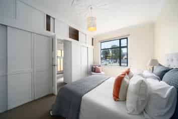 452 Broadway, Miramar