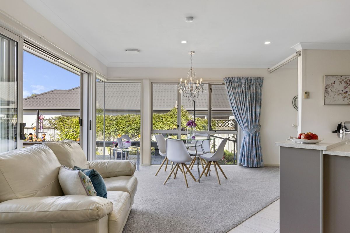 Spacious living, stunning outlook - Ansicht 6