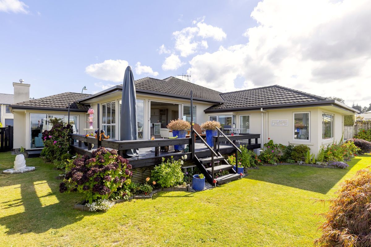 Spacious living, stunning outlook