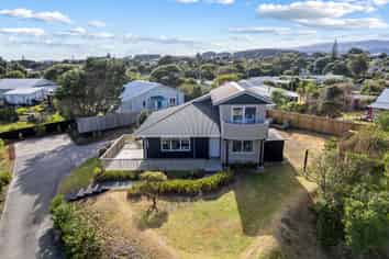 16A Karaka Street, Otaki Beach
