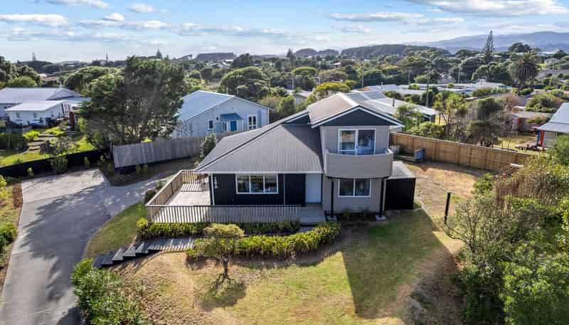 16A Karaka Street, Otaki Beach
