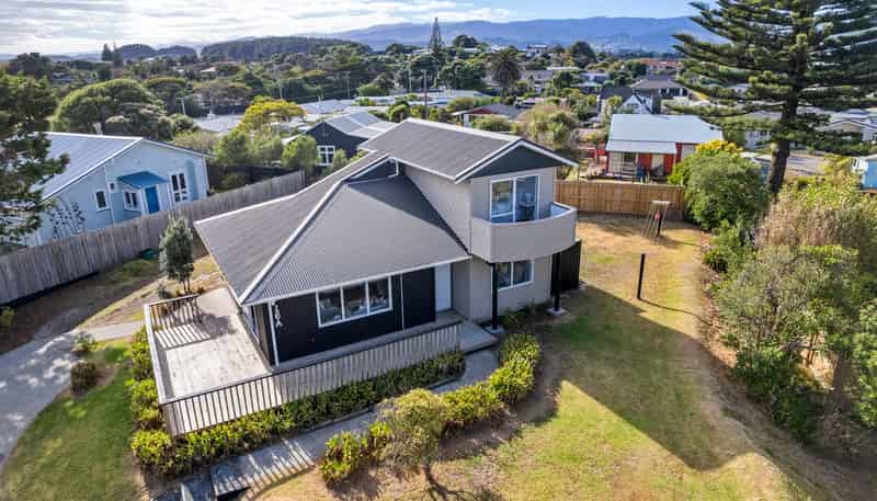 16A Karaka Street, Otaki Beach