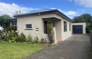 405  Elles Road , Strathern