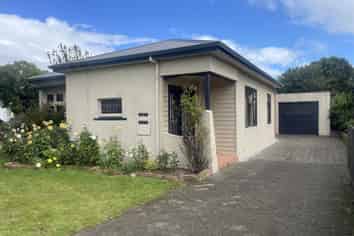 405  Elles Road , Strathern