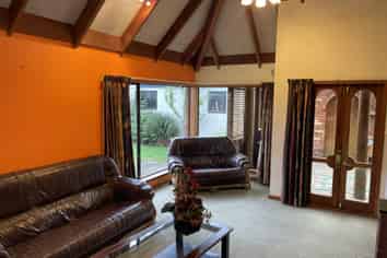 405  Elles Road , Strathern