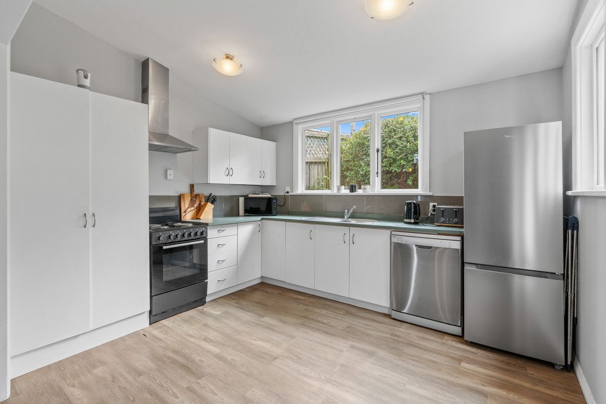 Spacious Family Living in Sought-After Mornington - Ansicht 6