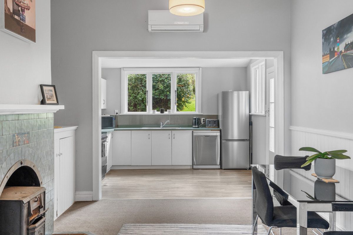 Spacious Family Living in Sought-After Mornington - Mehr