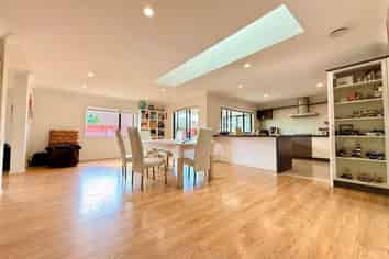 10 Mary Forgham Drive, Greenhithe