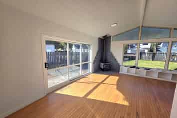 22 Simons Street, Moturoa