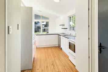 22 Simons Street, Moturoa