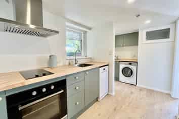 34 Foster Crescent, Belmont