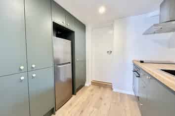 34 Foster Crescent, Belmont