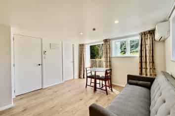 34 Foster Crescent, Belmont