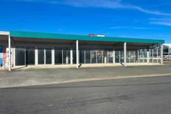 Versatile High Profile Corner Site