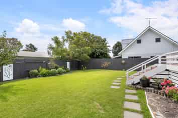  114 Everitt Crescent, Whangamata