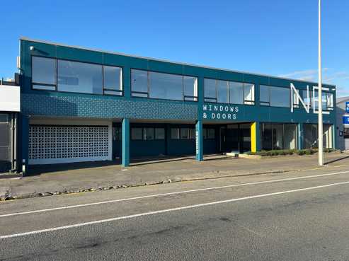Office/Showroom Front with Warehouse at Rear
