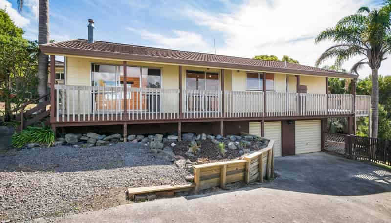 11 Cassandra Grove, Totara Vale