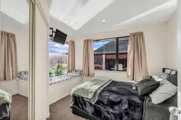 10 Courtfield Close, Parklands