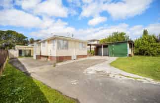 8 Sabot Place, Massey