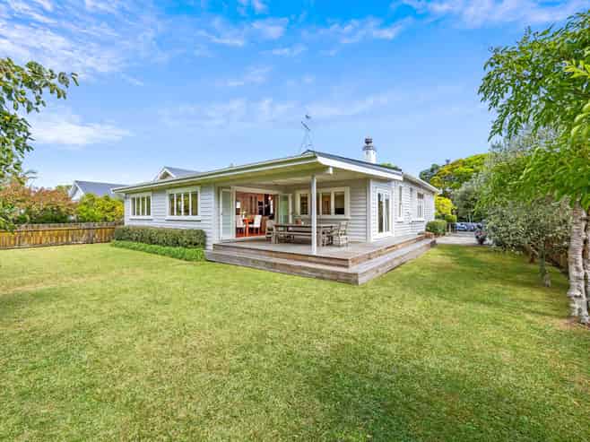 7 Hasbury Avenue, Epsom