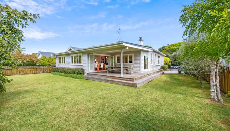 7 Hasbury Avenue, Epsom