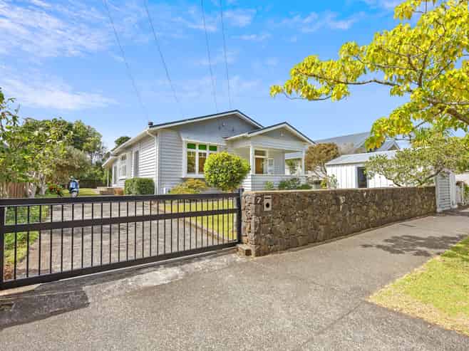 7 Hasbury Avenue, Epsom