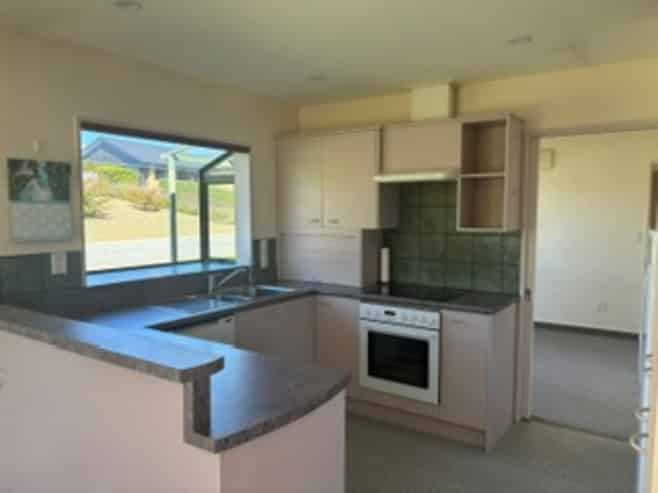 6 Orchard Drive, Alexandra