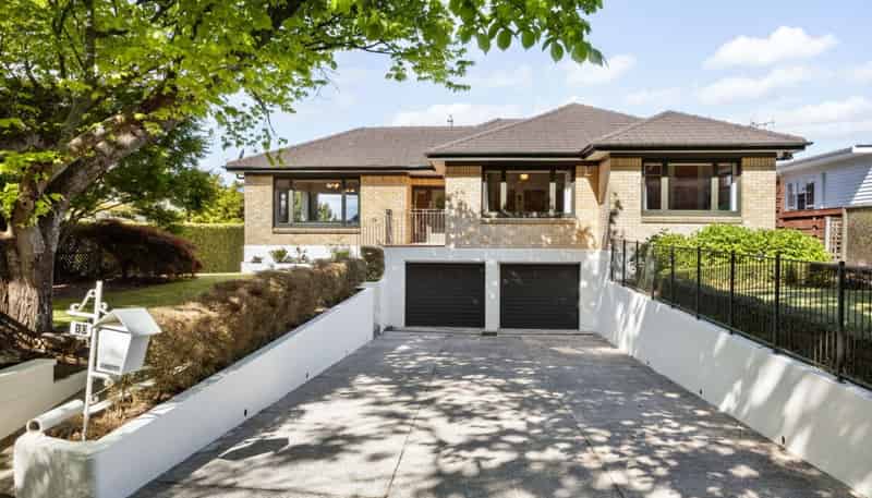 10 Awatere, Beerescourt