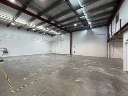 Large Unit with Fenced Yard 