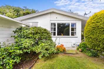 4 Silverbirch Grove, Churton Park