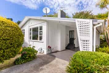 4 Silverbirch Grove, Churton Park