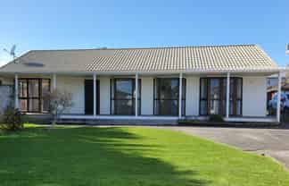 19b Kay Drive, Blockhouse Bay