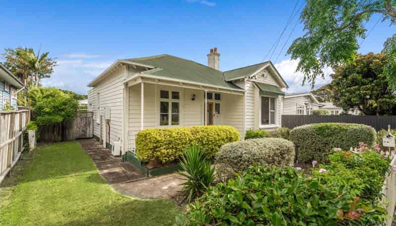 33 Halesowen Avenue, Sandringham