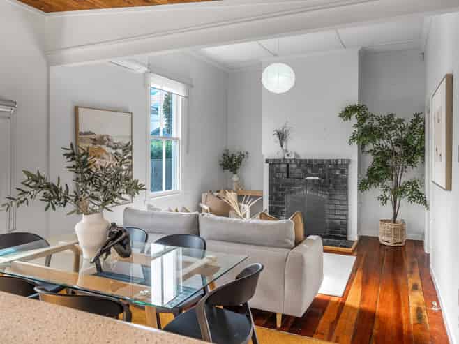 33 Halesowen Avenue, Sandringham