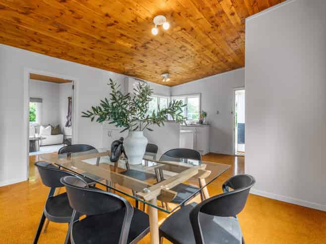 33 Halesowen Avenue, Sandringham