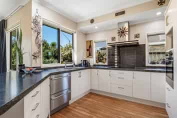 86 Twin Oak Avenue, Papamoa